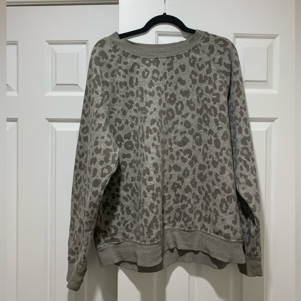 Giraffe Print Crew Neck Sweatshirt